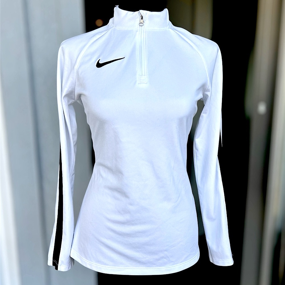 NIKE DRY-FIT Soccer Training Long Sleeve Pullover Sweater Women’s XS